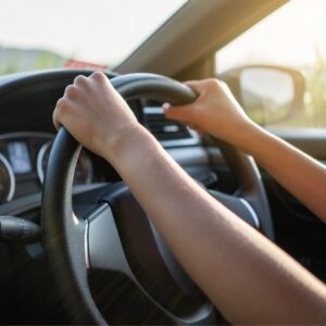 img of someone driving